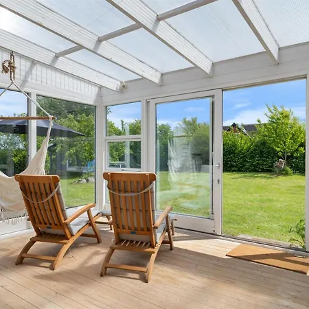 Nis - 250m From The Sea By Interhome *