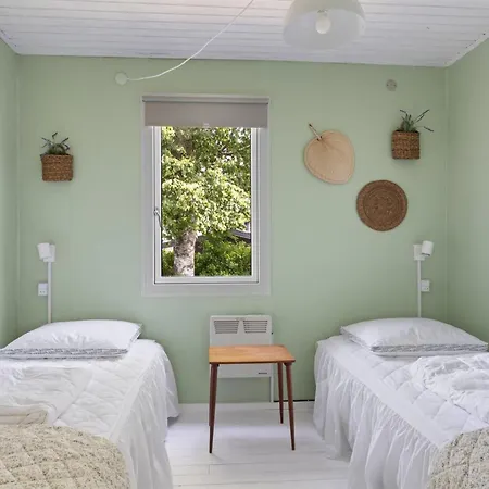 Nis - 250m From The Sea By Interhome *