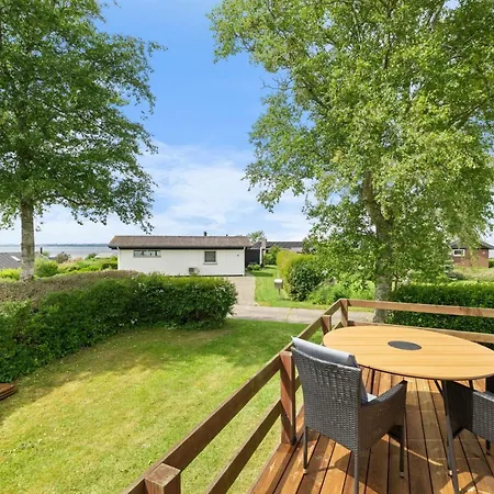 Nis - 250m From The Sea By Interhome *