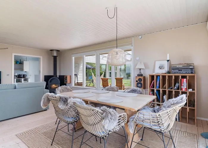 Nis - 250m From The Sea By Interhome Vakantiehuis